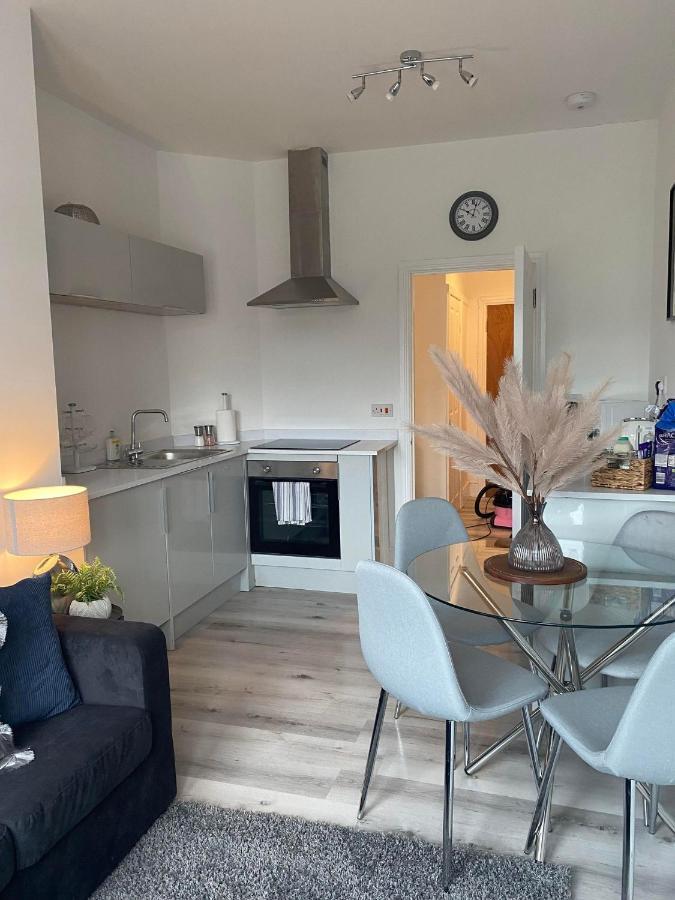 The Retreats 2 Kenfig Hill Pet Friendly 2 Bedroom Flat With King Size Bed Twin Beds And Sofa Bed Sleeps Up To 5 People Buitenkant foto