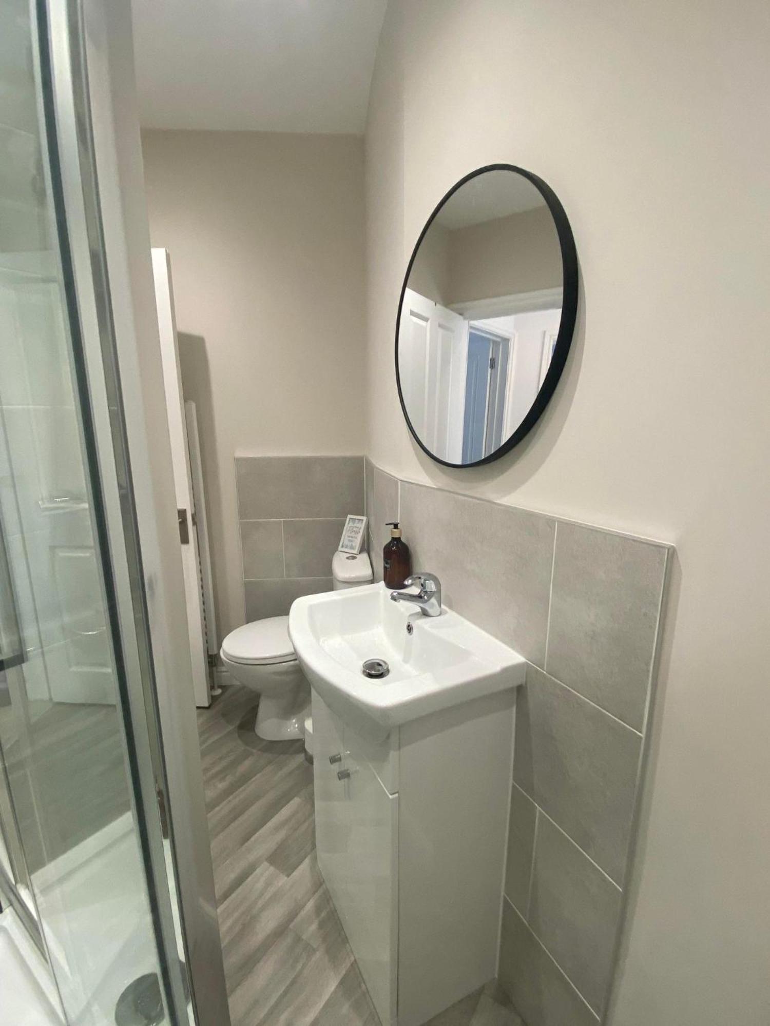 The Retreats 2 Kenfig Hill Pet Friendly 2 Bedroom Flat With King Size Bed Twin Beds And Sofa Bed Sleeps Up To 5 People Buitenkant foto
